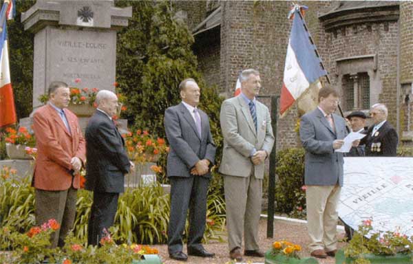 anciens2003.jpg (40196 octets)