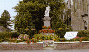 statue.jpg (24168 octets)